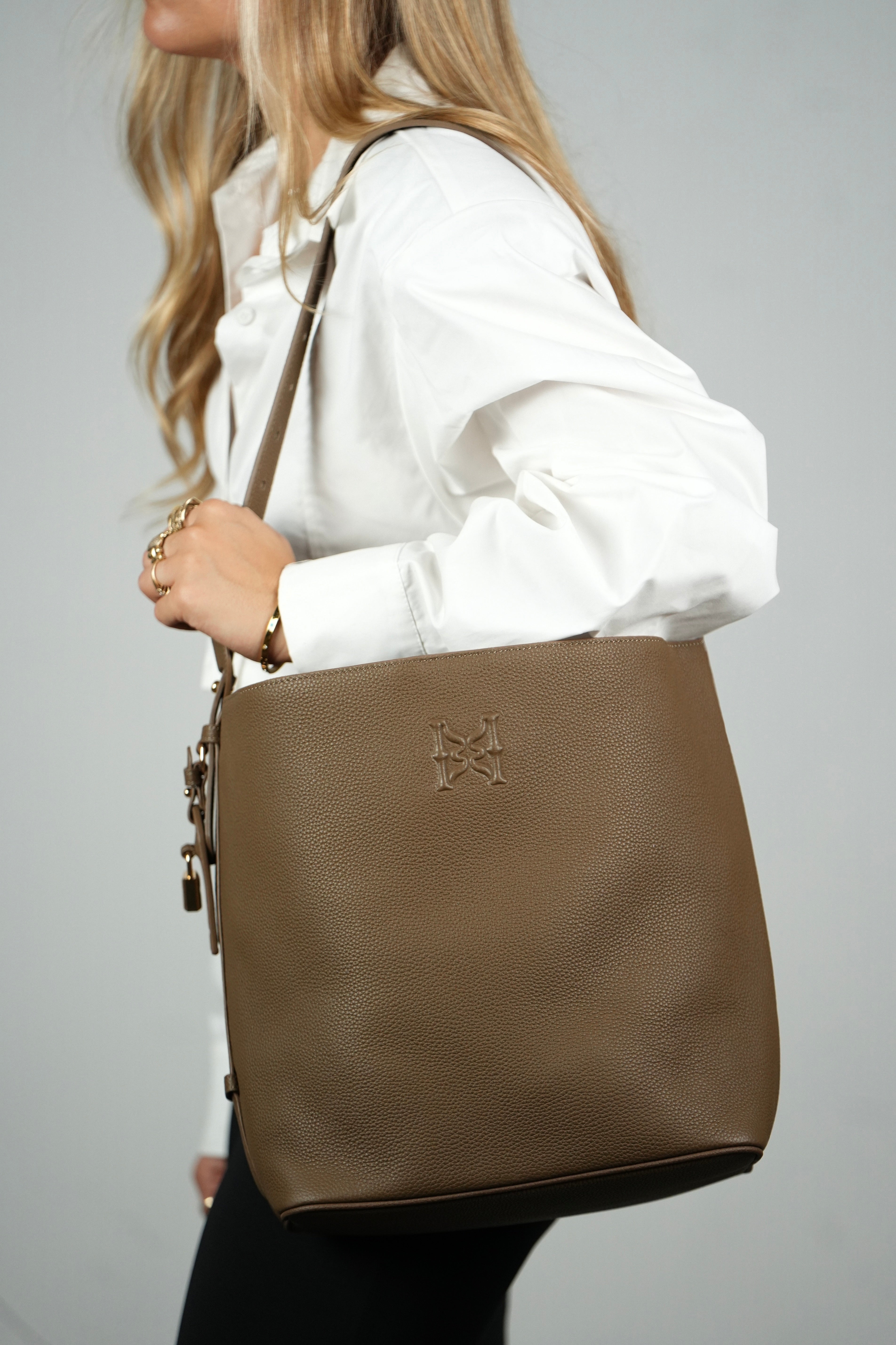 THE BUCKET BAG - MOCCA