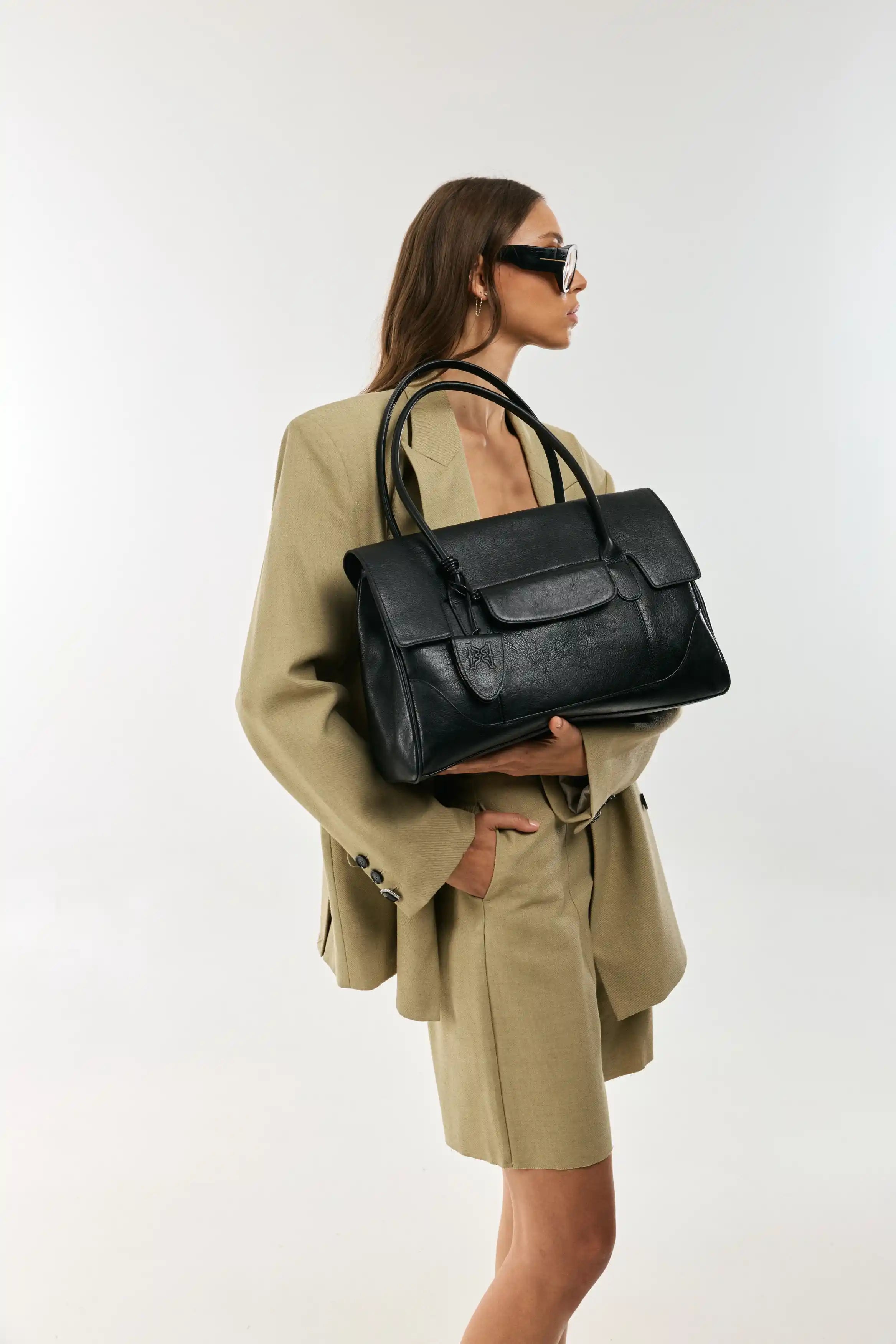 THE SIGNATURE bag
