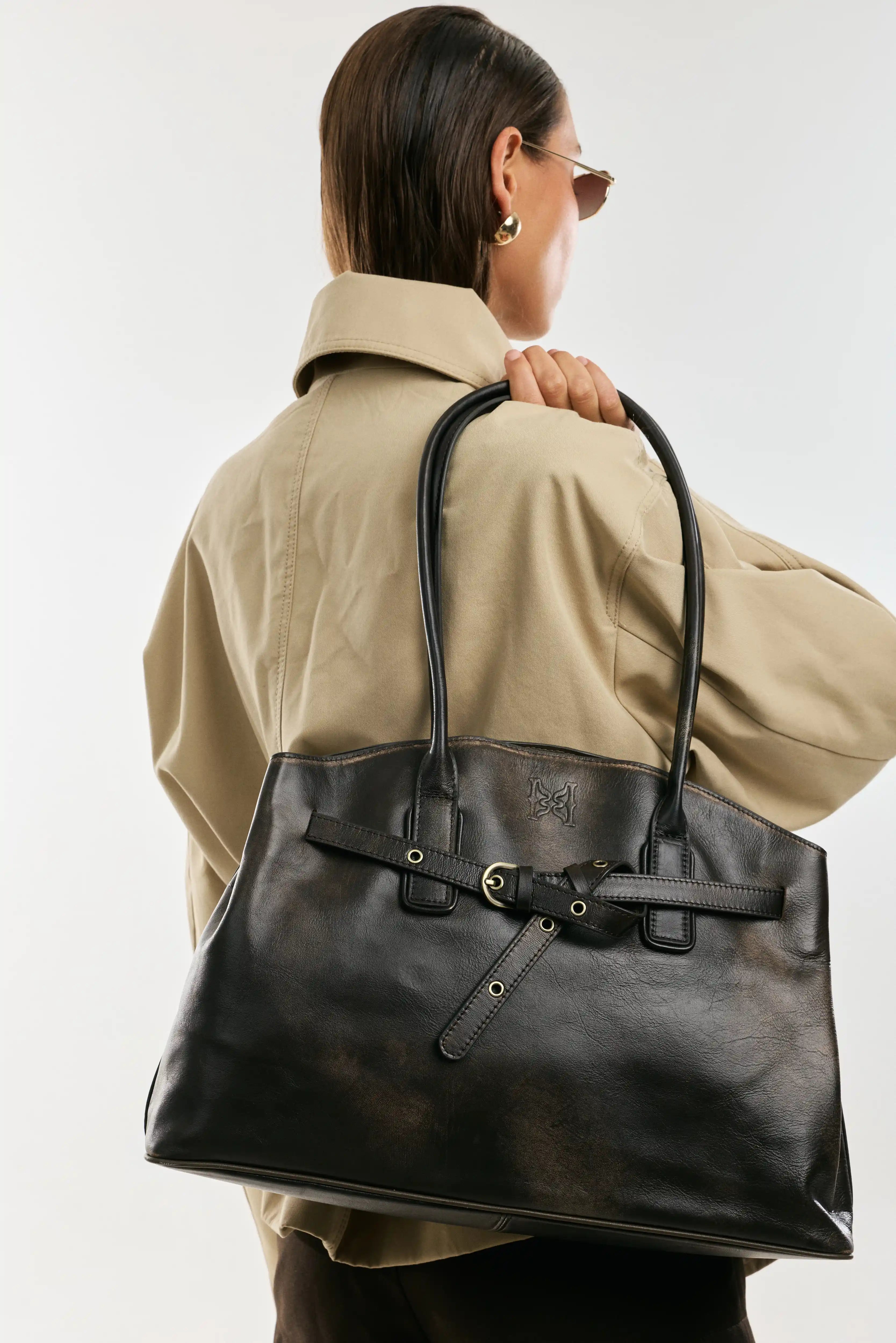 THE ESSENTIAL BAG
