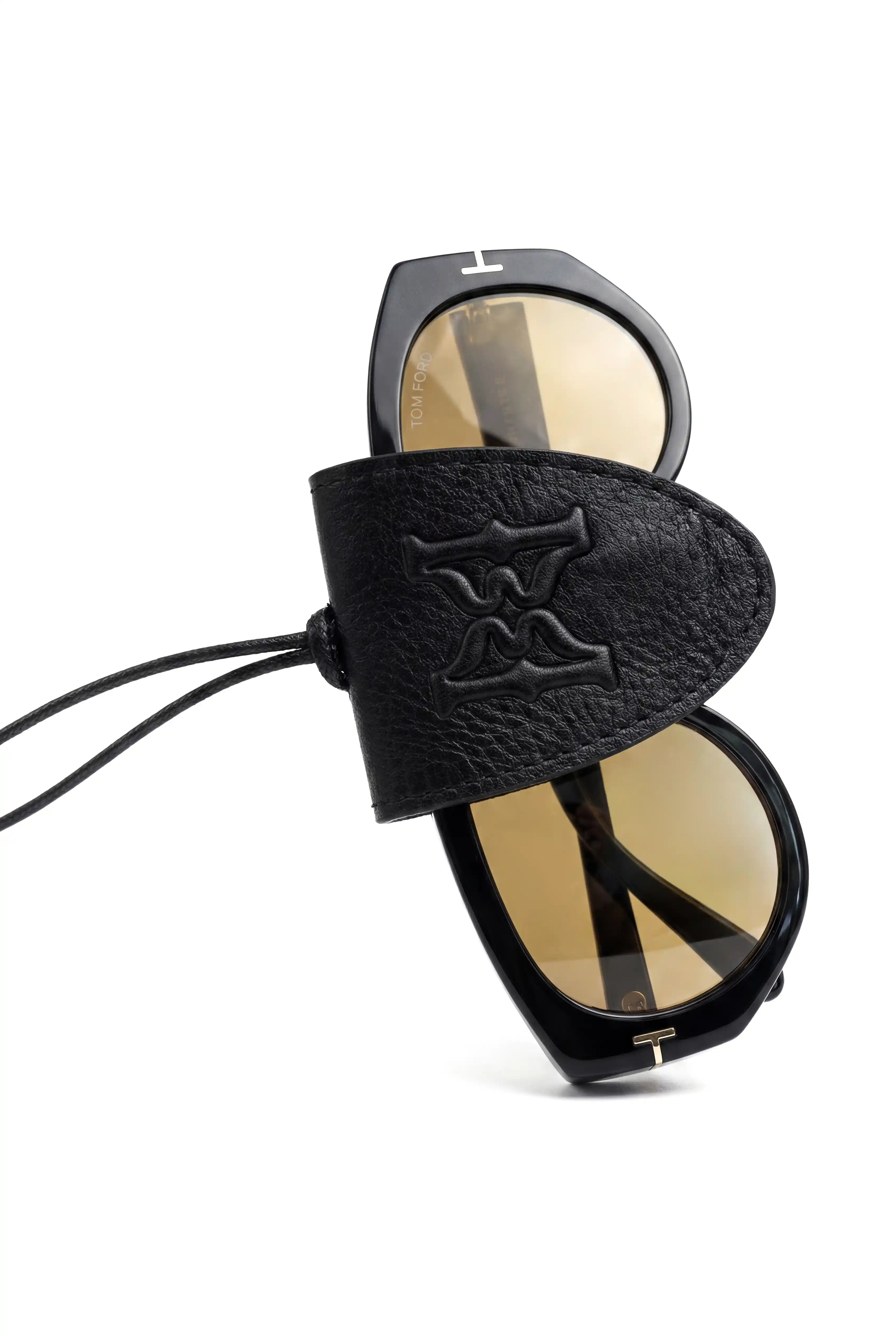 THE SIGNATURE BAG