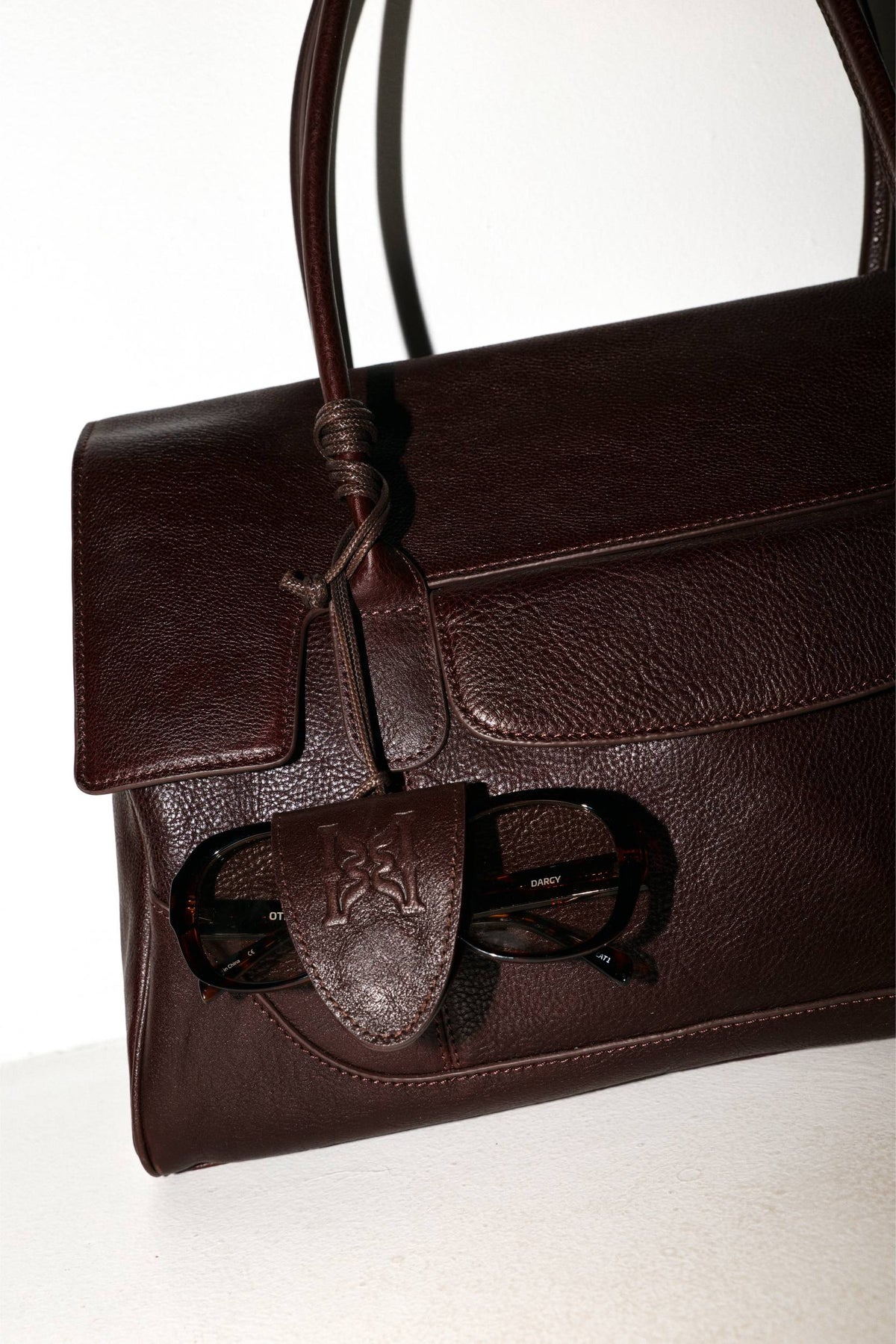 THE SIGNATURE BAG - BURGUNDY