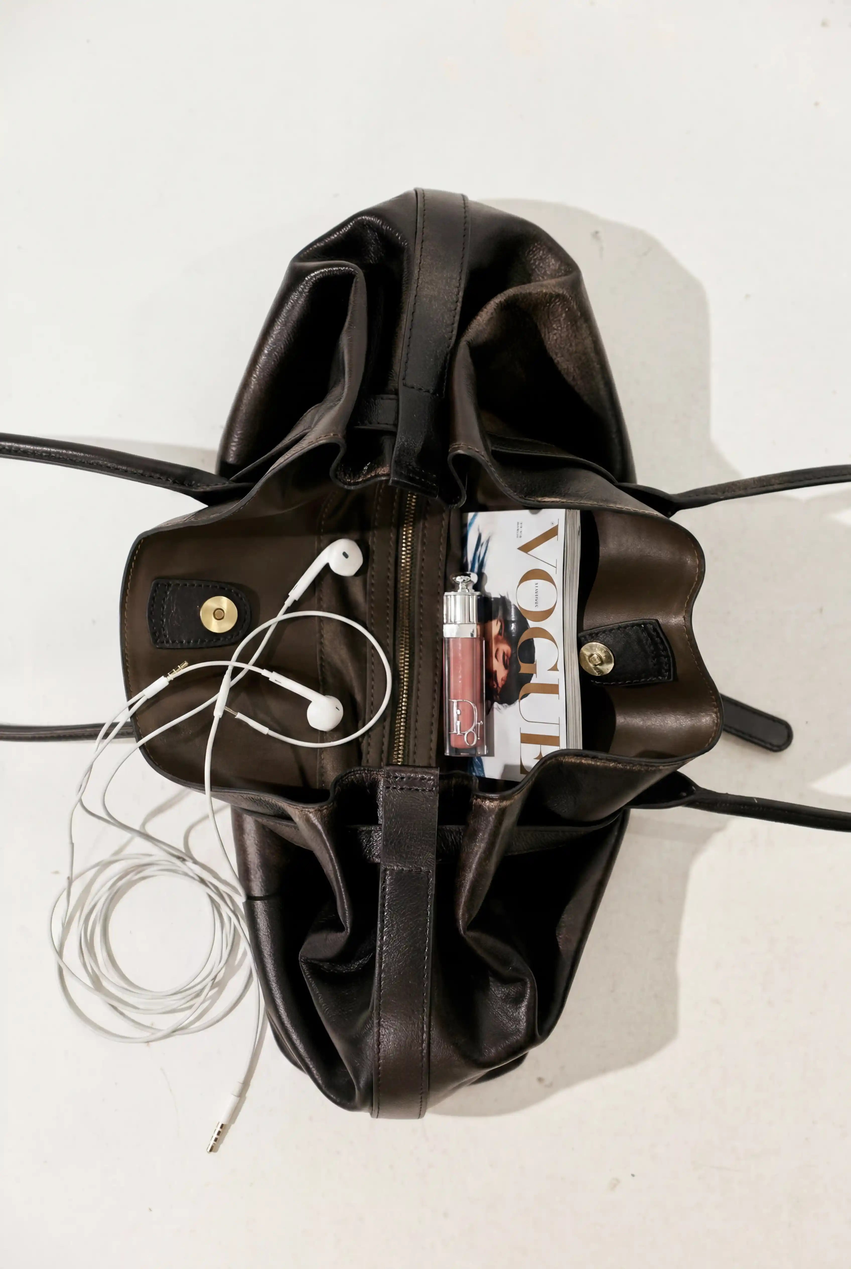 THE ESSENTIAL BAG
